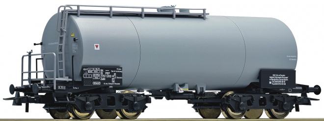 4 axle Tank car<br /><a href='images/pictures/Roco/179682.jpg' target='_blank'>Full size image</a>